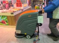旌旗洗地机交付某杭州购物商场